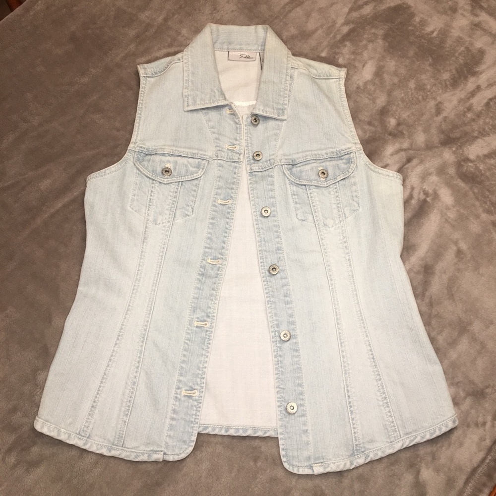 Chicos platimum Denim Vest In size 0x